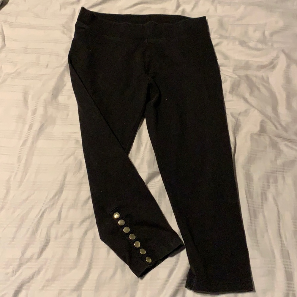 VS Yoga size small Capri leggings with snaps